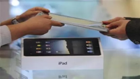 Israel lifts iPad ban