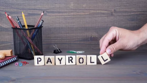 6 ways your manual payroll system could be increasing your risk profile